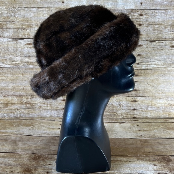 Luxurious One Size Womens Brown Fur Hat - Picture 4 of 11